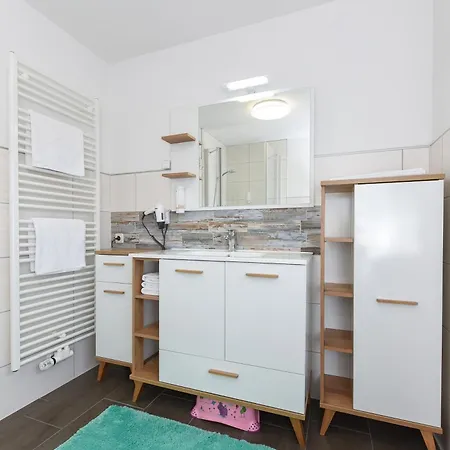 Seehund 2 إِزينتْس