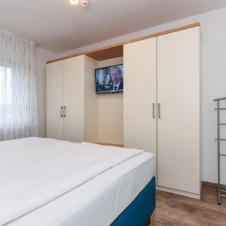 Seehund 2 إِزينتْس